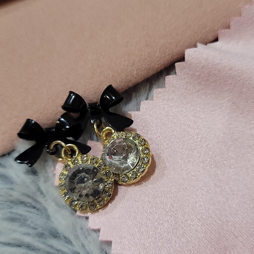 Black Bow Gold Crystal Drop Earrings - Elegant Women's Jewelry - Picture 3 of 4